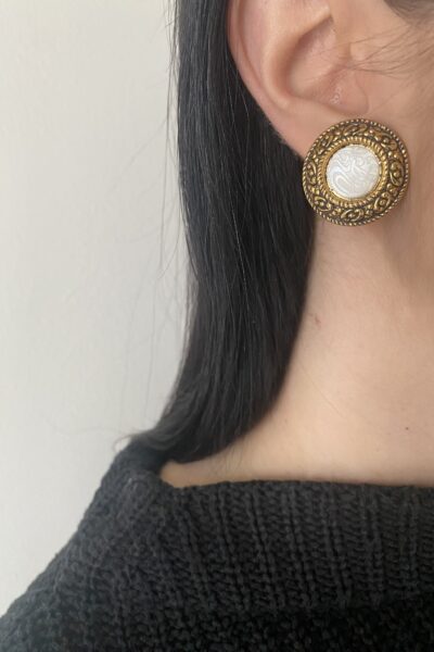 Oyster Shell earrings white